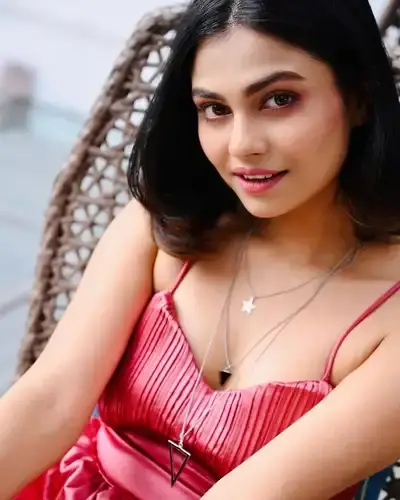 Escort Service Sirathu